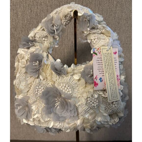 Viral Handcrafted in India White/Gray 3D Floral Beaded Crescent Bag Mini Bag NWT - Picture 2 of 6